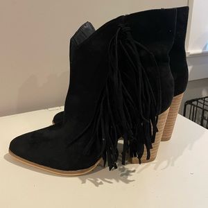 Black fringe boots
